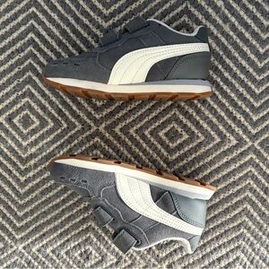 Brand new kids Pumas